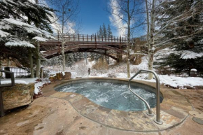 Lion Square Lodge North 380